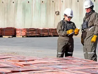 Grietas y filtraciones en Quebrada Blanca generan alerta por seguridad minera en Chile