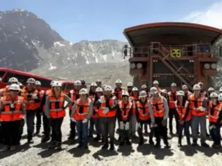 Estudiantes de liceos técnicos visitan Codelco Andina en experiencia educativa única