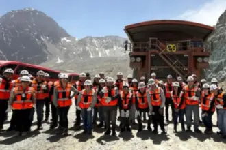 Estudiantes de liceos técnicos visitan Codelco Andina en experiencia educativa única