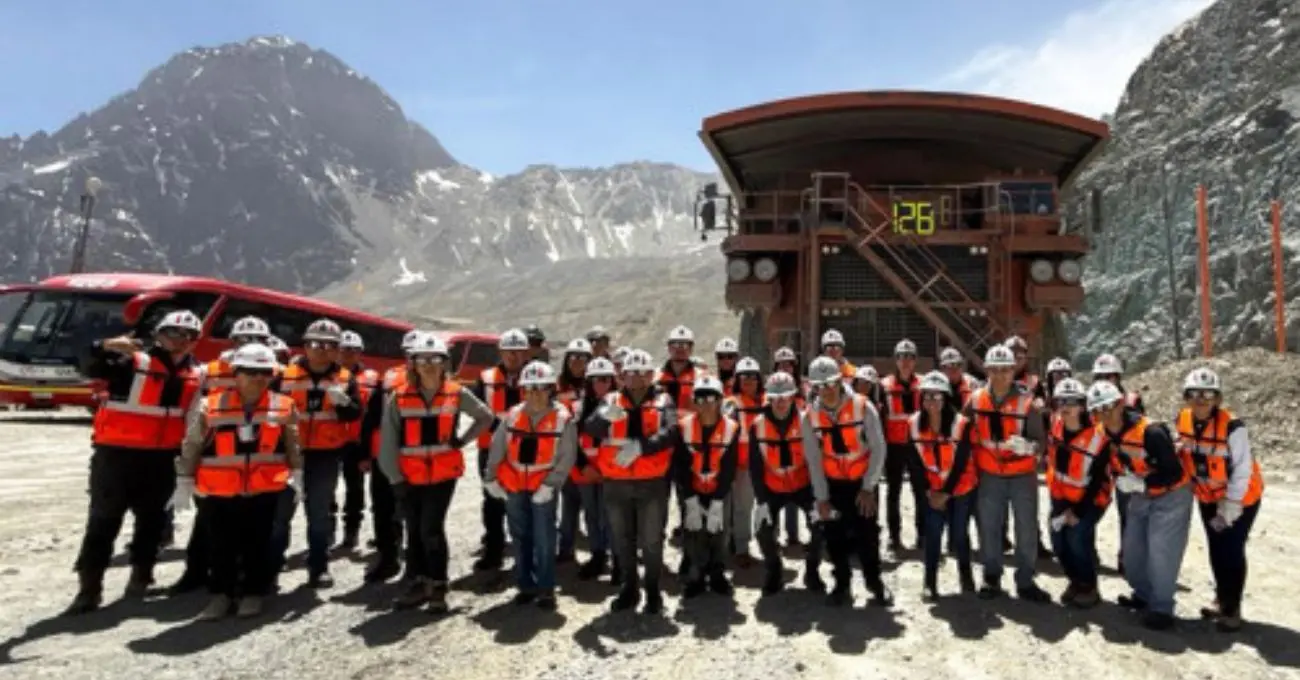 Estudiantes de liceos técnicos visitan Codelco Andina en experiencia educativa única Estudiantes de liceos técnicos visitan Codelco Andina en experiencia educativa única