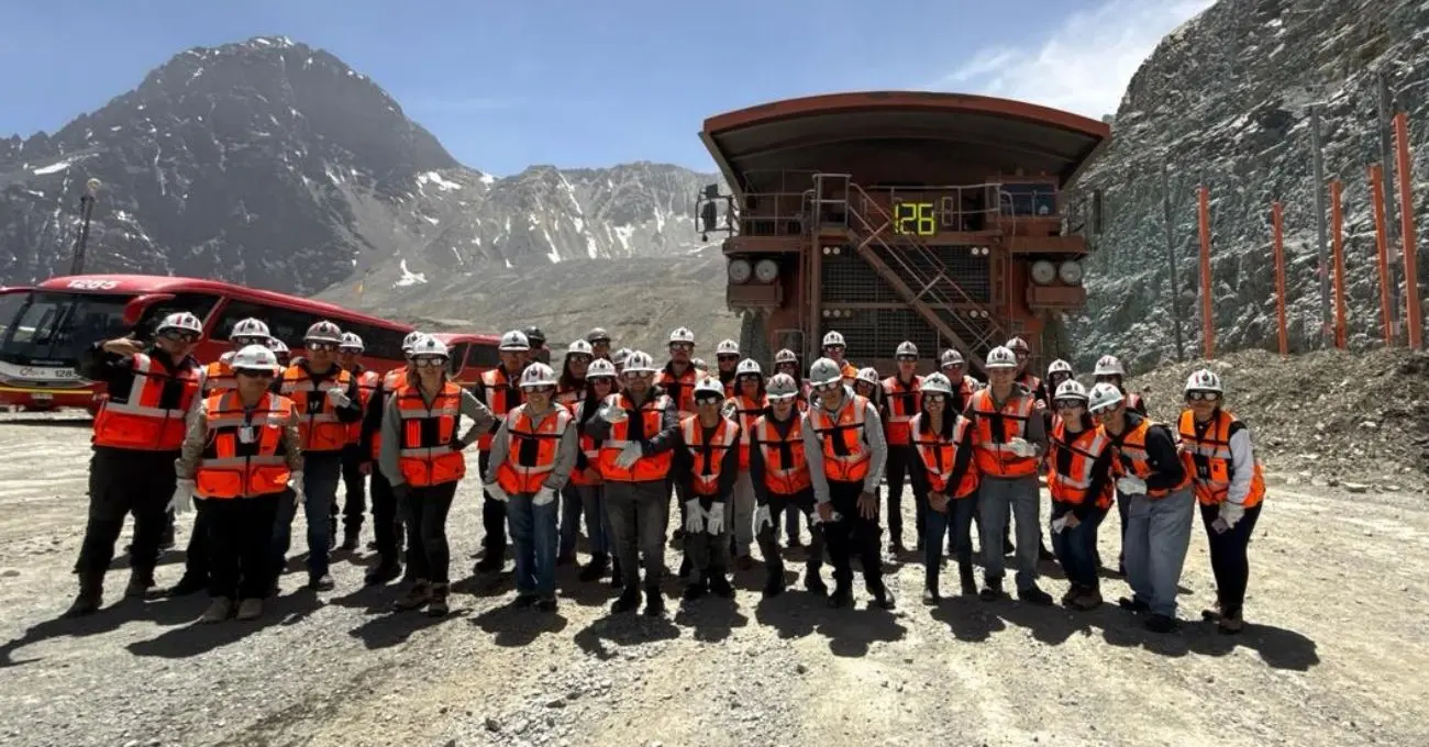 Estudiantes visitan Codelco Andina para explorar futuro en minería