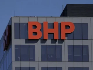 BHP enfrenta sobrecostos en Canadá mientras fortalece proyectos de cobre en Chile