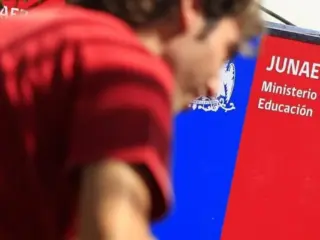 Casi 10 mil estudiantes no han cobrado becas de 2025: Revisa si tienes beneficios pendientes