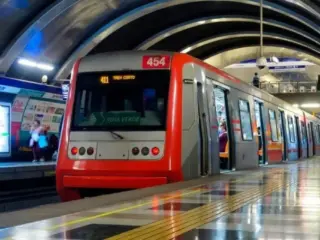 Transporte público gratis y horarios extendidos este domingo de elecciones en Chile