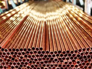 Escasez de oferta y demanda por IA empujan al cobre hacia los US$12.000