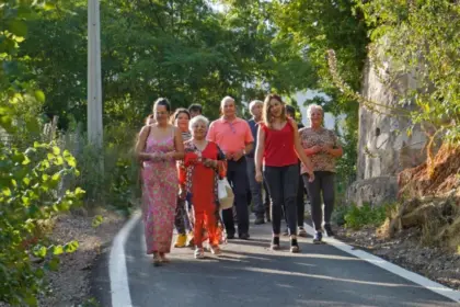 Comunidad de Los Espinos y Codelco Andina inauguran proyecto de riego asfáltico