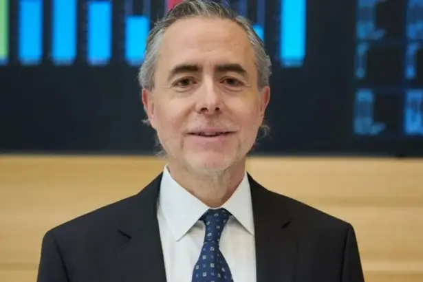 Ernesto Huber anuncia su salida del Coordinador Eléctrico Nacional: el futuro energético de Chile