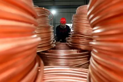 Crecimiento de datacenters e IA impulsa demanda global de cobre y acero al 2030