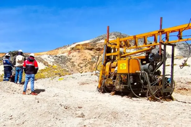 American Lithium inicia escisión de proyecto de uranio Macusani