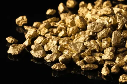 Oro supera los US$ 4.300 la onza impulsado por debilidad del dólar