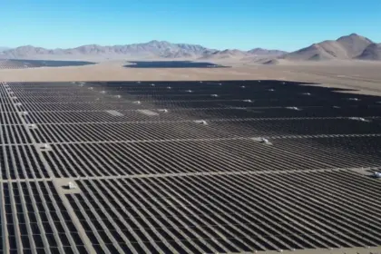 Toesca impulsa proyecto de almacenamiento de baterías por US$ 81 millones en la región de Atacama