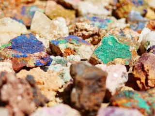 EEUU impulsa alianza con 8 países por minerales críticos y auge de la IA