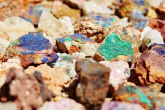 EEUU impulsa alianza con 8 países por minerales críticos y auge de la IA
