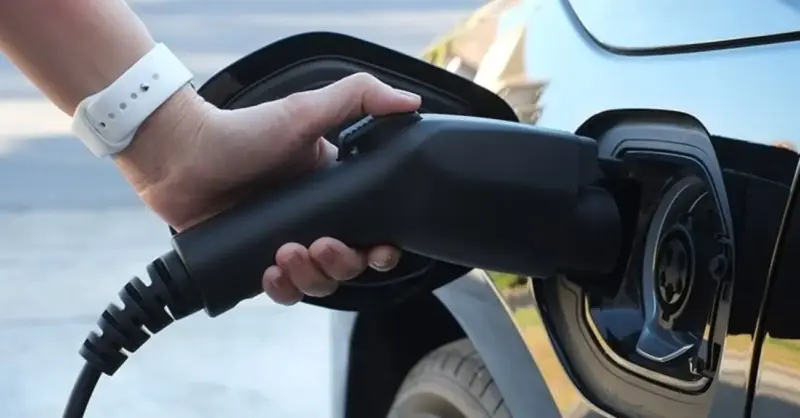 Chile impulsa electromovilidad con metas 2035 y plan de infraestructura nacional clave