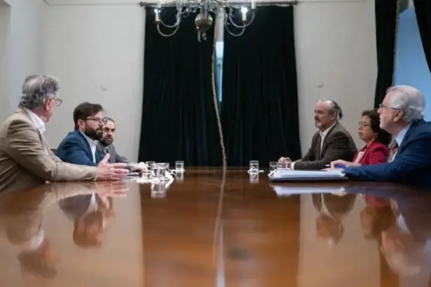 Presidente Boric destaca avance estratégico del litio tras aprobación clave de contratos