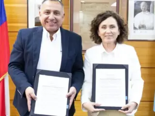 UCN y Minera Meridian El Peñón refuerzan alianza para desarrollo e innovación