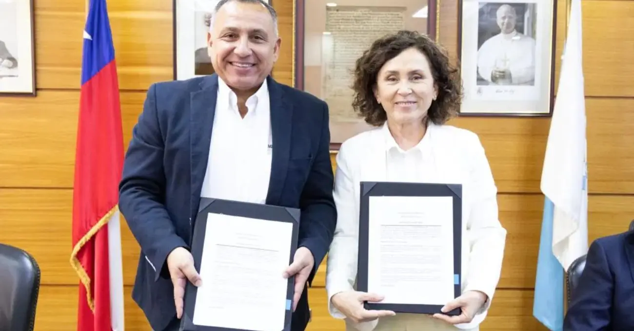 UCN y Minera Meridian El Peñón refuerzan alianza para desarrollo e innovación