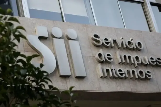 Desde 2026 retención de impuestos para independientes subirá a 15,25% según SII