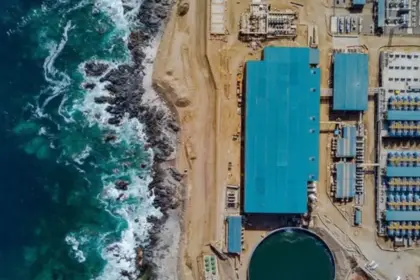 Desalinización en minería chilena: solución clave ante crisis hídrica y desafíos sociales