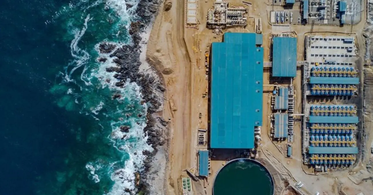 Desalinización en minería chilena: solución clave ante crisis hídrica y desafíos sociales