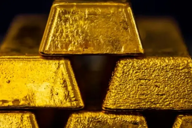 Metales preciosos caen hasta 15% tras alcanzar máximos históricos