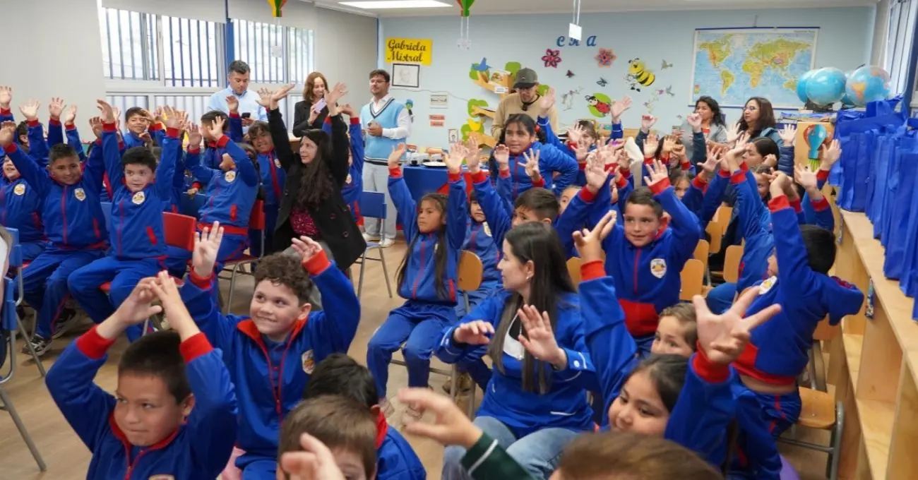 Cuentos educativos sobre minería llegan a más de 100 colegios en Chile