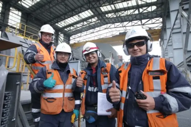 Empleo minero en Perú alcanza récord anual con 280.674 trabajadores en octubre