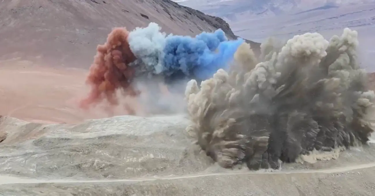 Fénix Gold realiza primera tronadura en Atacama y avanza hacia producción aurífera