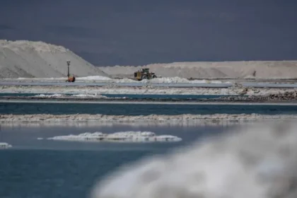 Europa activa plan para extraer su propio litio: Los proyectos para reducir la dependencia de Chile y China