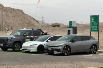 Codelco Ministro Hales avanza hacia la electromovilidad con vehículos y carga eléctrica