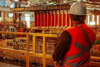 Fundiciones chinas y minera chilena tensan mercado global del cobre en 2026