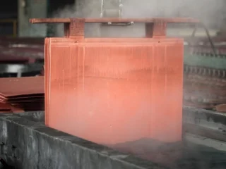 Cobre alcanza récord histórico: precio supera los US$5,18 impulsado por oferta ajustada