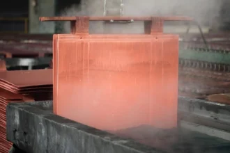 Cobre alcanza récord histórico: precio supera los US$5,18 impulsado por oferta ajustada