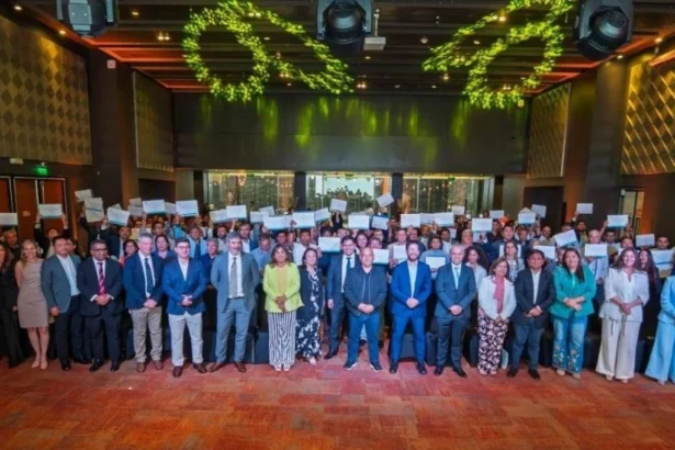 BHP certifica competencias de más de 850 trabajadores en minería chilena