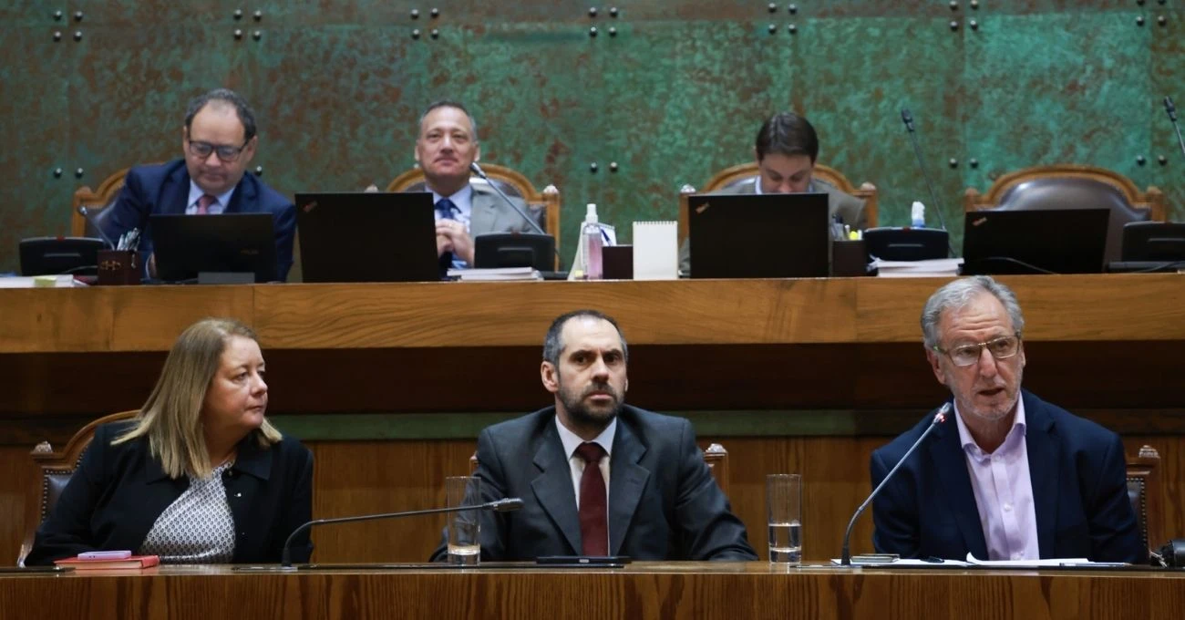 Chile avanza con ley para impulsar industria del hidrógeno verde y empleos