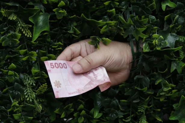 Hoy inician los pagos del Aguinaldo de Navidad 2025: ¿Quiénes lo reciben y cuánto dinero es?