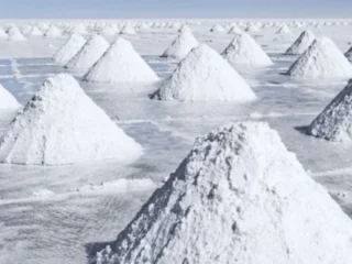 Advierten que Chile quedará tras Argentina en la minería de litio: "Es más difícil empezar proyectos" Advierten que Chile quedará tras Argentina en la minería de litio: "Es más difícil empezar proyectos"