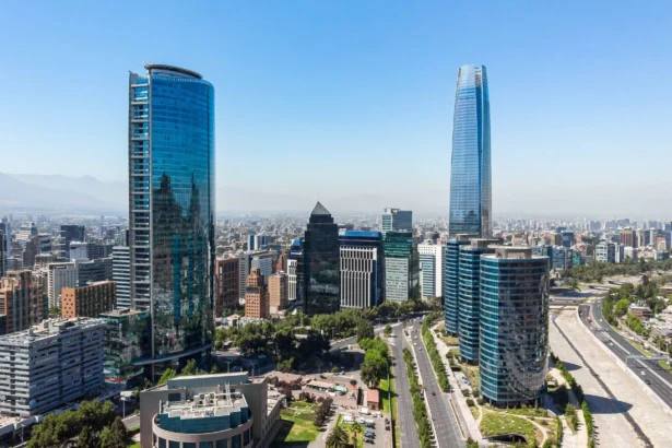 Grandes empresas han ganado más de 20 mil millones de dólares en Chile este año