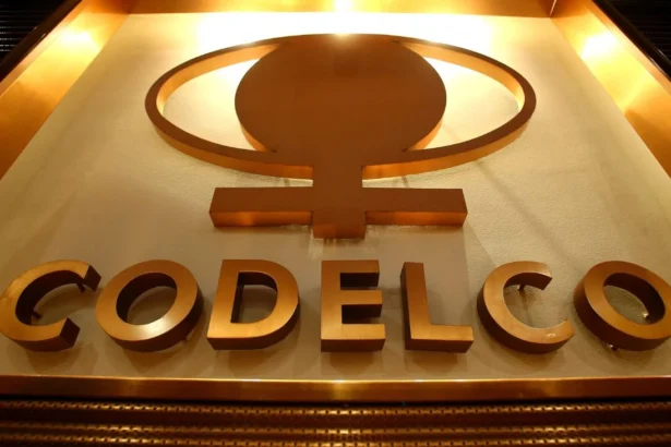 La relación extramarital entre altos gerentes de Codelco que terminó con una querella por violación y una millonaria demanda laboral