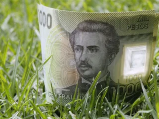 La UF vuelve a subir y cerrará el 2025 más cerca de la barrera de los $40 mil La UF vuelve a subir y cerrará el 2025 más cerca de la barrera de los $40 mil