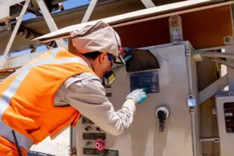 Transformación digital en Lomas Bayas: nuevas correas portables con PLC de última generación