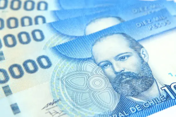 Partió el pago del Aguinaldo de Navidad: Revisa con tu RUT si lo obtienes en diciembre