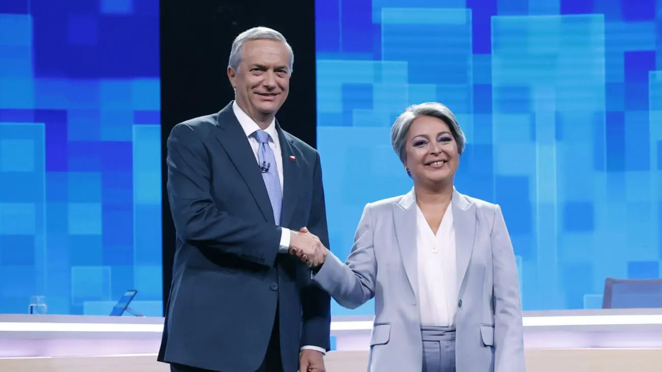 Planta de hidrógeno verde cerca de Paranal entra al debate: Jara priorizaría proyecto y Kast defiende observación astronómica Planta de hidrógeno verde cerca de Paranal entra al debate: Jara priorizaría proyecto y Kast defiende observación astronómica