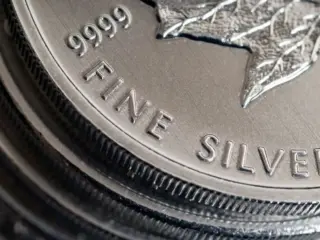 ¿La plata es el nuevo oro? Metal toca máximo histórico y está próximo a cerrar su mejor año desde 1979