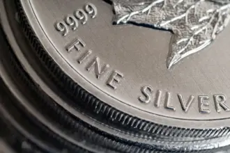 ¿La plata es el nuevo oro? Metal toca máximo histórico y está próximo a cerrar su mejor año desde 1979