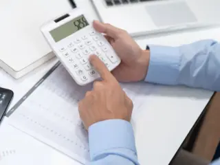 Rebaja de contribuciones para adultos mayores: Estos son los requisitos