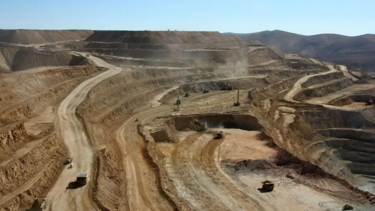 Sernageomin y trabajadores advierten anomalías en tranque de relaves de Quebrada Blanca Sernageomin y trabajadores advierten anomalías en tranque de relaves de Quebrada Blanca