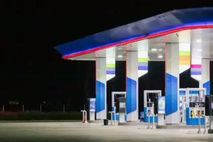 Enap anuncia fuerte baja en combustibles: Gasolinas de 93 y 97 caen más de $26 por litro