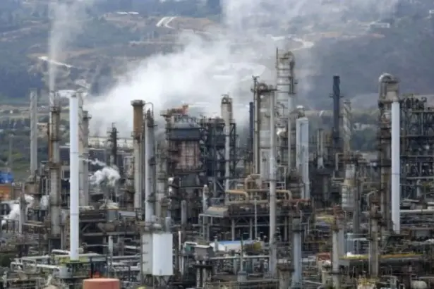 SMA formula cargos contra Enap por superar límites permitidos para la descarga de residuos