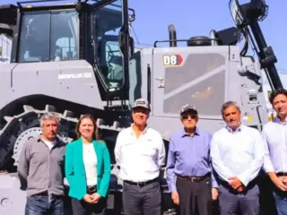 Un equipo a la altura de la minería chilena: EMIN recibe el nuevo D8 Centennial de Finning
